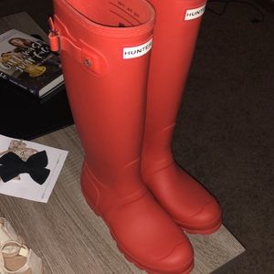 Peach Hunter boots Size US 6